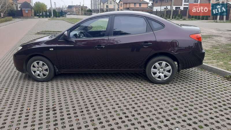 Седан Hyundai Elantra 2008 в Броварах