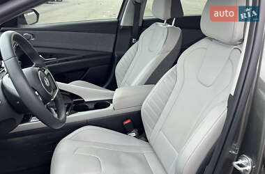 Седан Hyundai Elantra 2024 в 