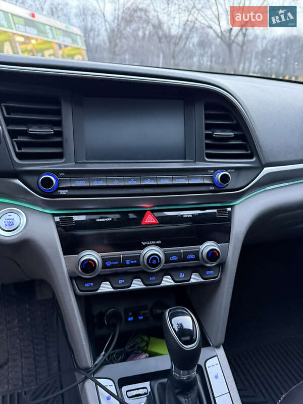 Седан Hyundai Elantra 2020 в Кропивницком