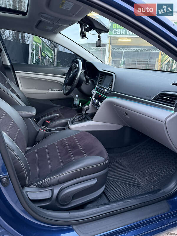 Седан Hyundai Elantra 2020 в Кропивницком