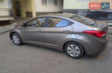 Седан Hyundai Elantra 2013 в 