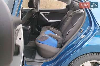 Седан Hyundai Elantra 2013 в 