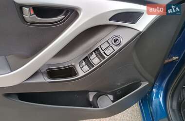 Седан Hyundai Elantra 2013 в 