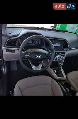 Седан Hyundai Elantra 2020 в 