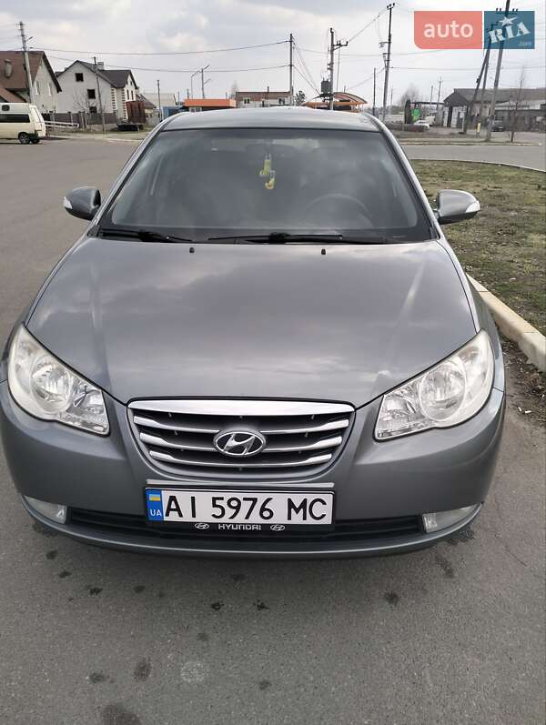 Седан Hyundai Elantra 2010 в Буче