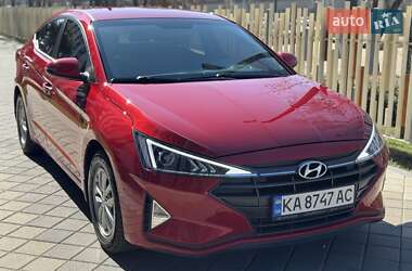 Седан Hyundai Elantra 2019 в Києві