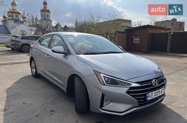 Седан Hyundai Elantra 2019 в 