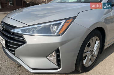 Седан Hyundai Elantra 2019 в 
