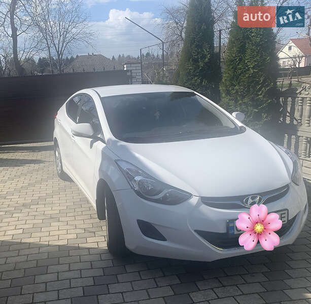 Hyundai Elantra 2013