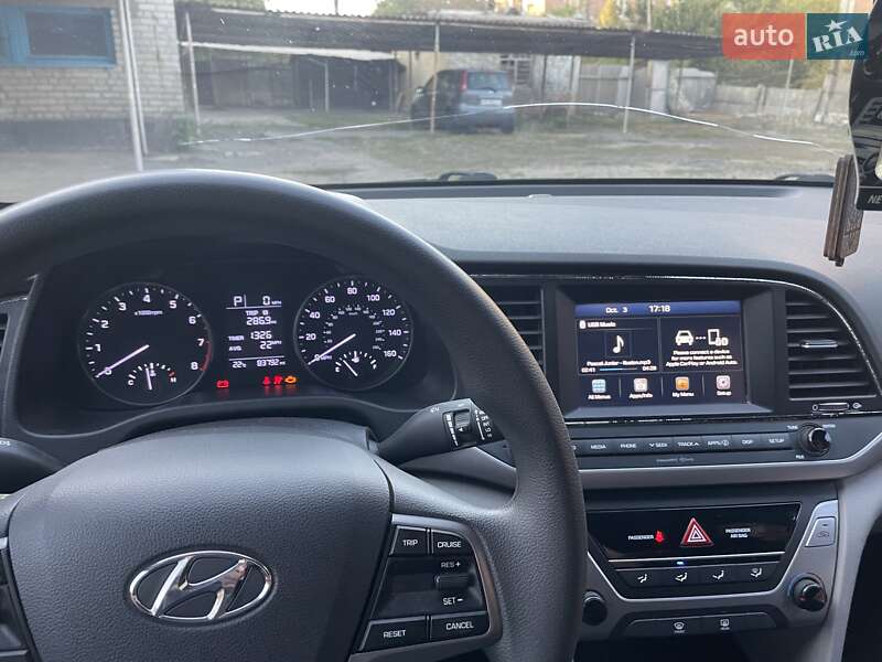Седан Hyundai Elantra 2016 в Нікополі