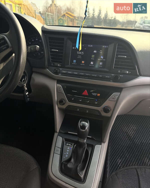 Седан Hyundai Elantra 2017 в Тернополе