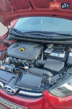 Седан Hyundai Elantra 2012 в Одессе