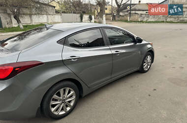 Седан Hyundai Elantra 2015 в 