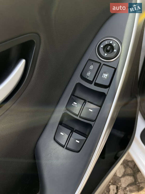 Хетчбек Hyundai Elantra 2013 в Черкасах