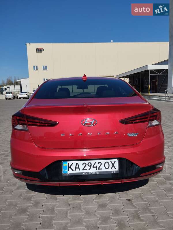 Седан Hyundai Elantra 2020 в Киеве