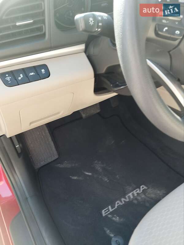 Седан Hyundai Elantra 2020 в Киеве