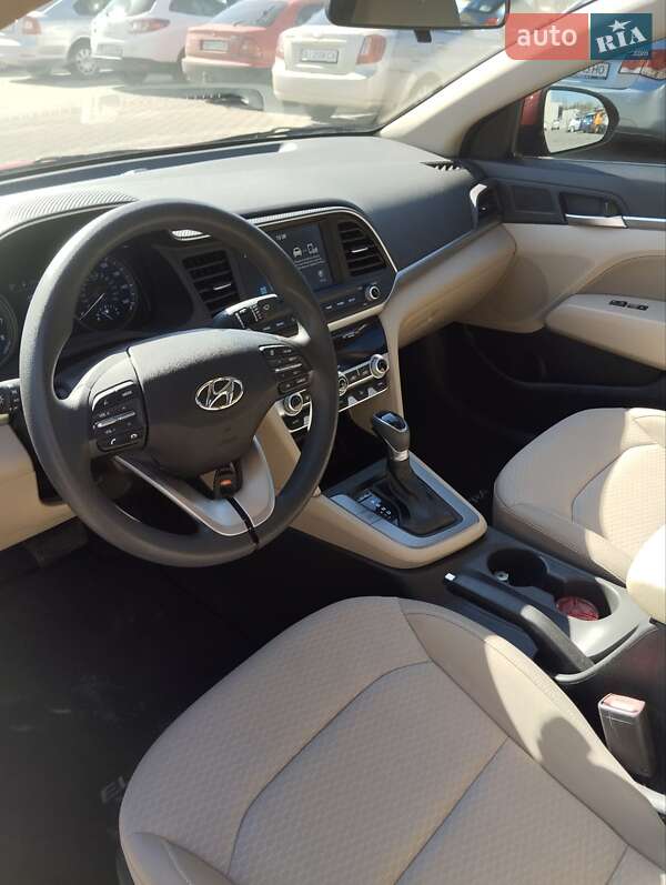 Седан Hyundai Elantra 2020 в Киеве