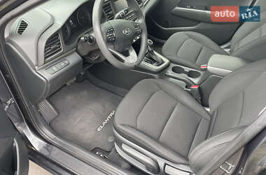 Седан Hyundai Elantra 2020 в 