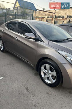 Седан Hyundai Elantra 2013 в 