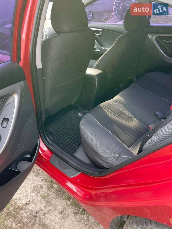 Седан Hyundai Elantra 2012 в Глобине