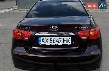 Седан Hyundai Elantra 2011 в 