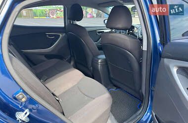 Седан Hyundai Elantra 2012 в 