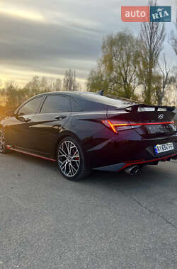 Седан Hyundai Elantra 2023 в 