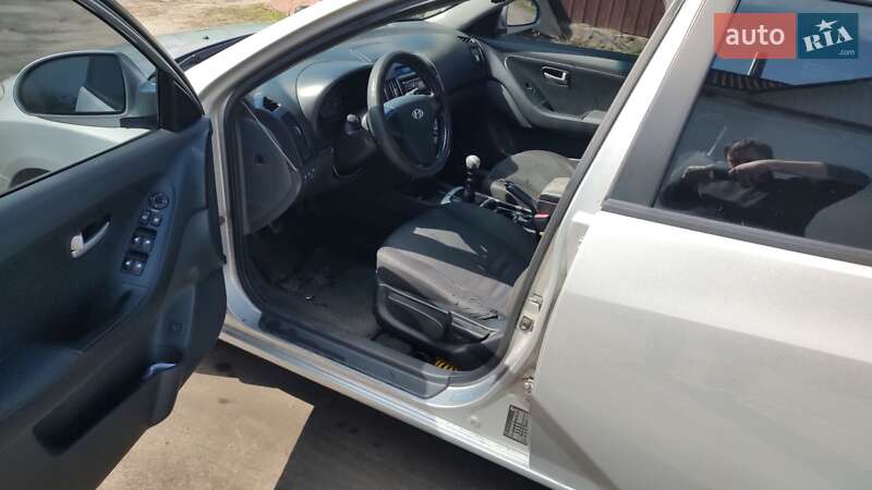 Седан Hyundai Elantra 2007 в Броварах