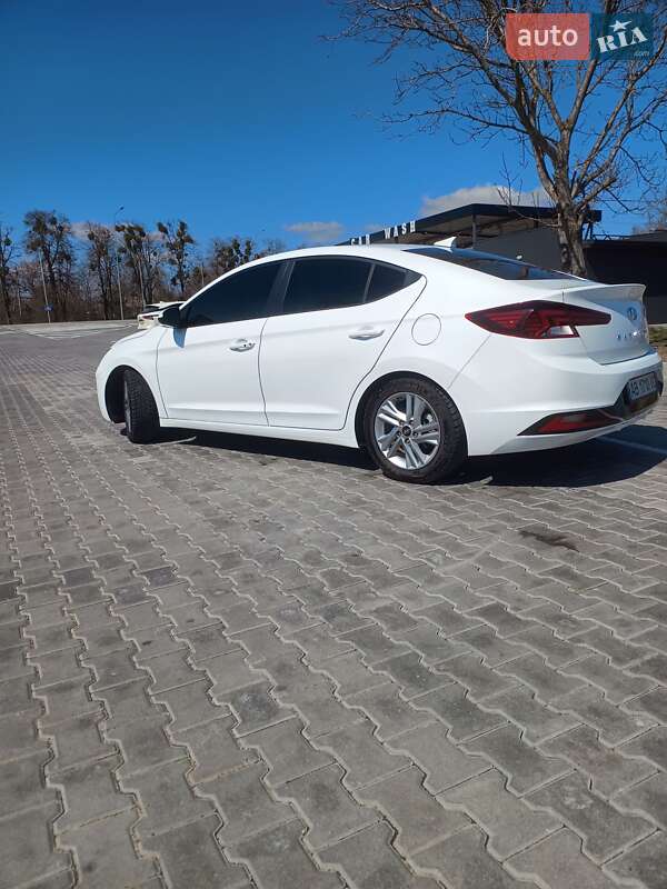 Седан Hyundai Elantra 2020 в Тульчині