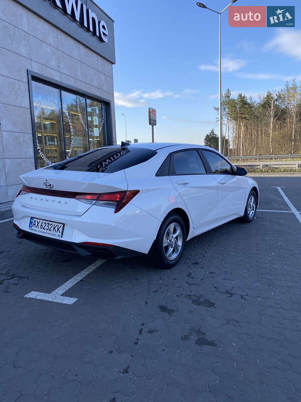 Седан Hyundai Elantra 2022 в Киеве