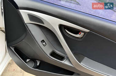 Седан Hyundai Elantra 2013 в 