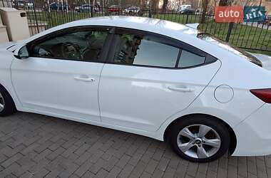 Седан Hyundai Elantra 2018 в 