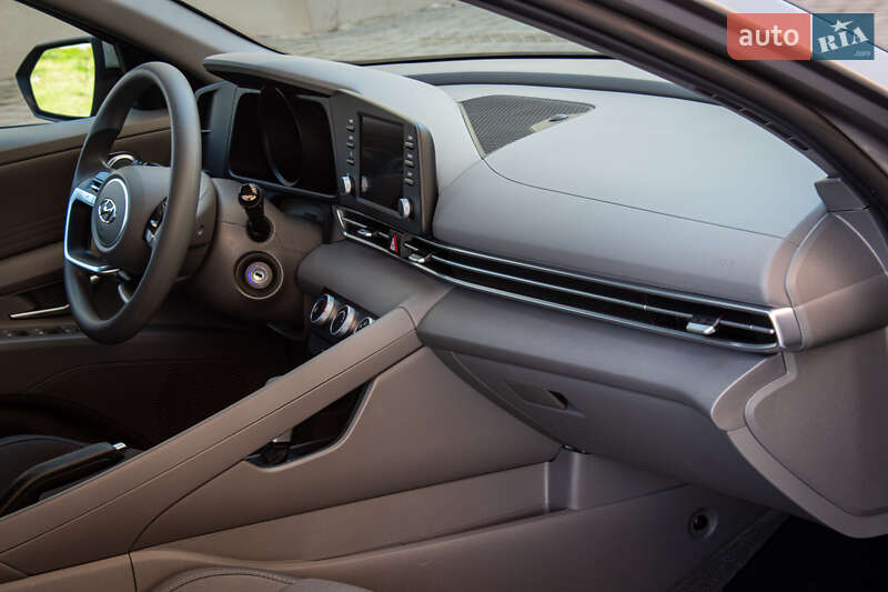 Седан Hyundai Elantra 2022 в Львове