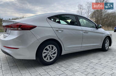 Седан Hyundai Elantra 2018 в 