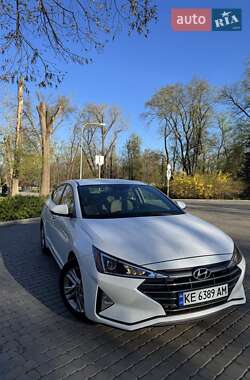Седан Hyundai Elantra 2018 в 
