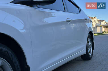 Седан Hyundai Elantra 2012 в 
