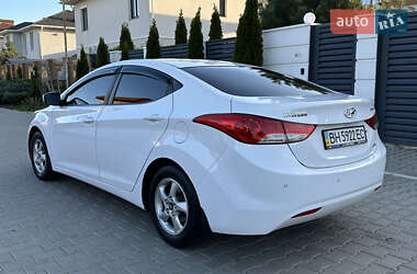 Седан Hyundai Elantra 2012 в 