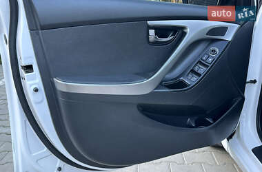 Седан Hyundai Elantra 2012 в 