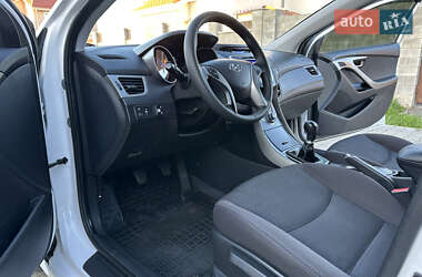 Седан Hyundai Elantra 2012 в 