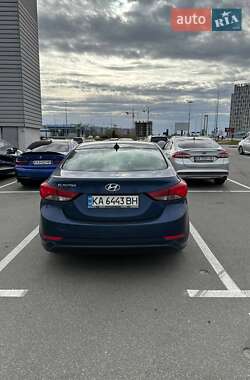 Седан Hyundai Elantra 2015 в 