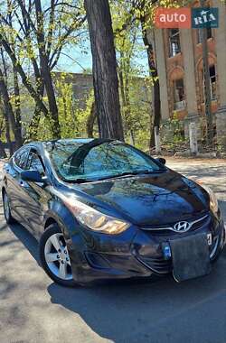 Седан Hyundai Elantra 2013 в Днепре
