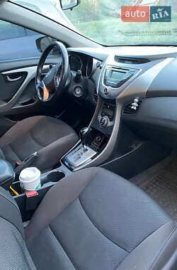 Седан Hyundai Elantra 2012 в 