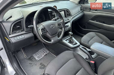 Седан Hyundai Elantra 2016 в 