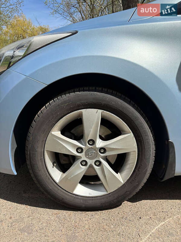 Седан Hyundai Elantra 2013 в Киеве