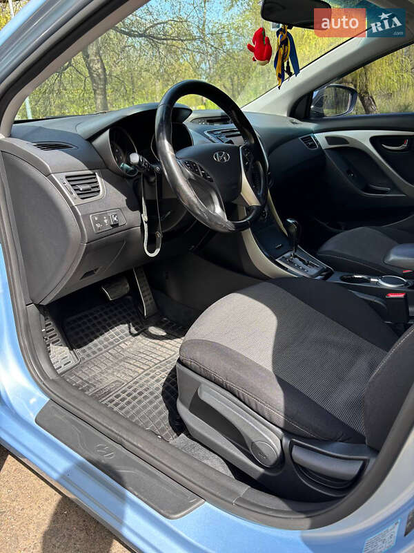 Седан Hyundai Elantra 2013 в Киеве