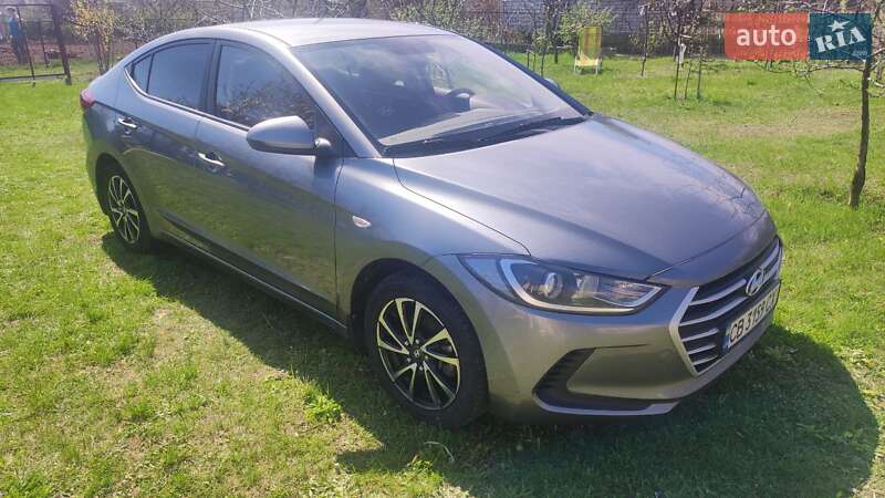 Седан Hyundai Elantra 2017 в 