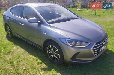 Седан Hyundai Elantra 2017 в 