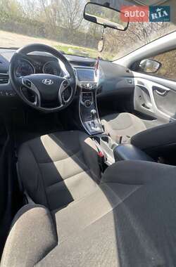Седан Hyundai Elantra 2010 в 