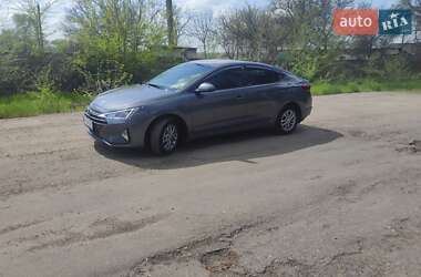 Седан Hyundai Elantra 2019 в 