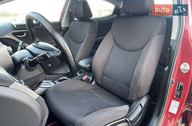 Седан Hyundai Elantra 2011 в 